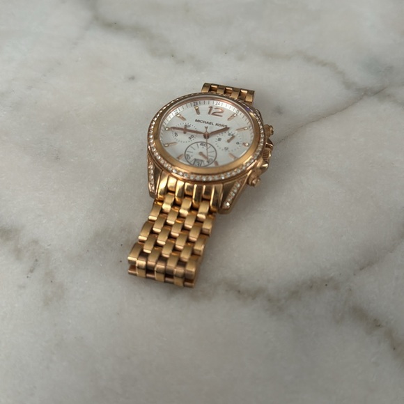 Michael Kors rose gold watch - Picture 2 of 7